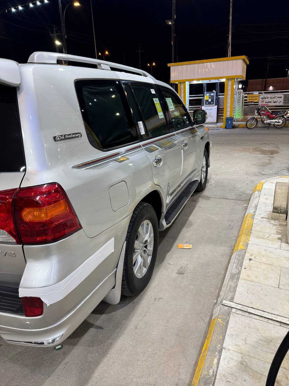 الاندكروز 2011ستينيه 8سلندر4600 سياره جاهزه 
مكينه وكير كفاله تخم تاير سياره جديده بيها صبغ اثر خط طابع بدون داخل سياره كلش حلوه وجديده رقم اربيل جديد تحويل فول سياره مراوس بحدث فقط لاندكروز ***********
