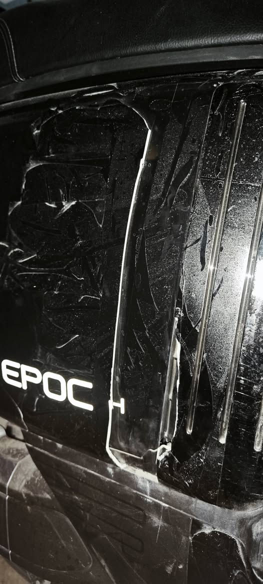 دراجة شحن تمشي من 80 إلى 120 كيلو بالشحنه الوحدة بيها كسر بسيط وزلغ بسيط بالصفحه الثانيه السعر 950 قفل الرقم ***********
