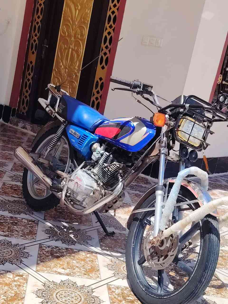 سيفان 20البيع محرك مفتوح كهربايات كله شقاله سعر خاص، خاص مو مفتوح ستفسار على الرقم ***********
