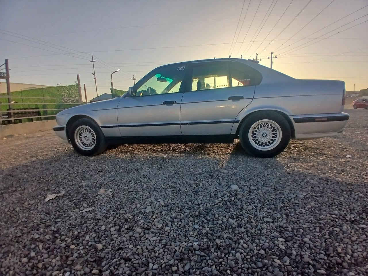 Bmw 525 1990
مسكر 25 اصل 
كير ومحرك كفاله 
حداديه جديده 
تخم تاير جديد
غرفه جلد 
شاشه 
ويل خليه اصلي
رقم اربيل دولي شرط التحويل والغرامات مكاني صلاح الدين الاسحاقي السعر ٦٠ وبيهه مجال ***********
