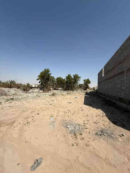 السلام عليكم...قطعه ارض للبيع 
مساحه 350م علا نهر جاري
..طابو زراعي عراقي سند 25 مكاتبه نسخه من الطابو. 
...
العنوان. ابو الخصيب  .العوجه شارع المقيمين. 
..
كافه خدمات كهرباء ماي مدارس 
..السعر 38بيها مجال 
للاستفسار ***********
