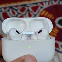 ايربود الجيل الثاني مستخدم شي بسيط سعرها 150 مكاني بغداد الشراي يتصل 0...
