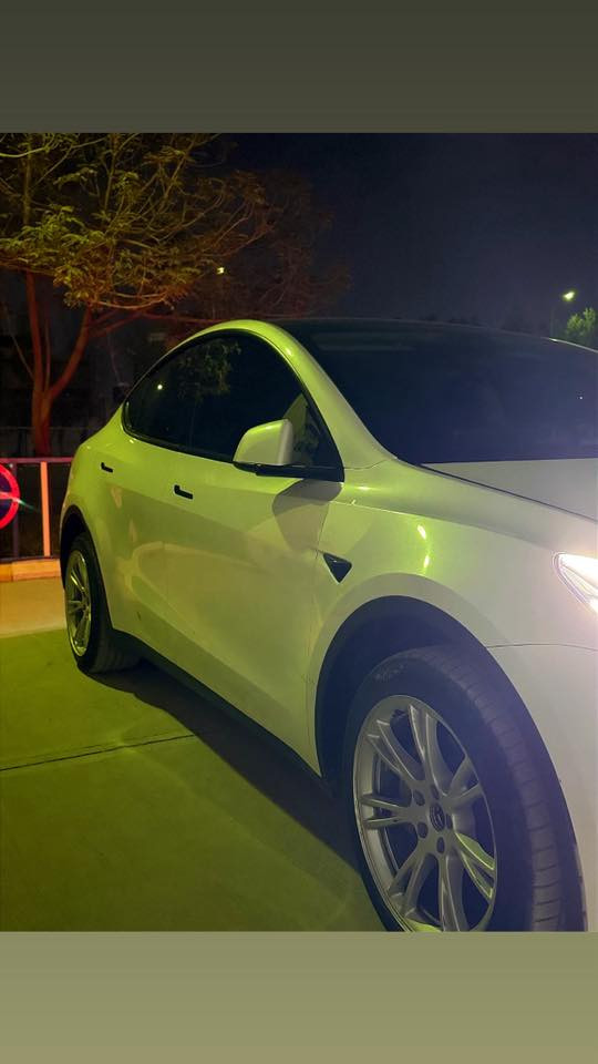 تيسلا Y 
موديل 2023  DULL MOTOR 
لونك رينج 
رقم بغداد 
اون لاين 
تحديث 2026 
دبل شاشة 
صبغ جاملغ خلفي و شوية من الباب 
بدون ايرباك حادثها خلفي 
وياها شاحنة 32 امبير
و كارتين تشغيل 
بيها حساب شركة 
السيارة مميزة
ماشية 70 

23000 $ وبيها مجال قليل 

***********
