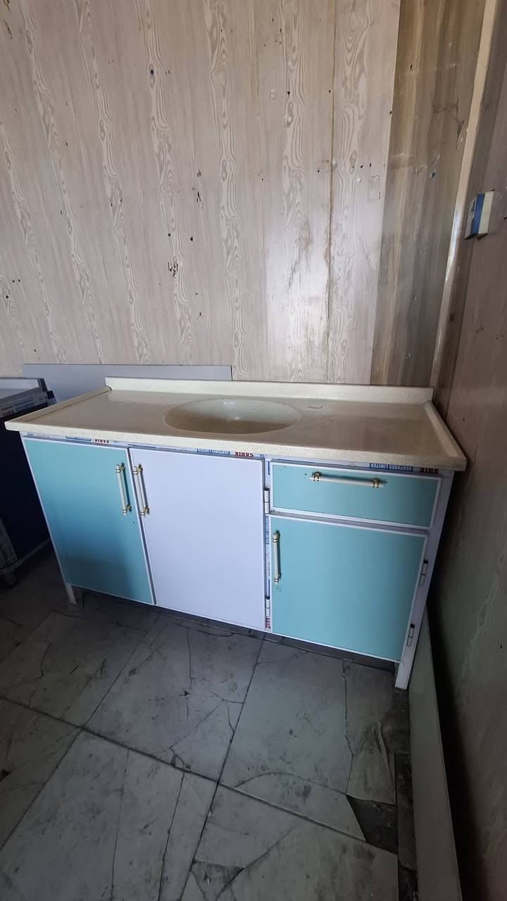 للبيع سنك  متره ونص مرمر  اخو الجديد تسكام السعر ١٦٠ الف اتصال أو واتساب ***********
