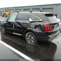 سورنتو هايبرد • ٧٠٠٠٠ كم • رقم بغداد