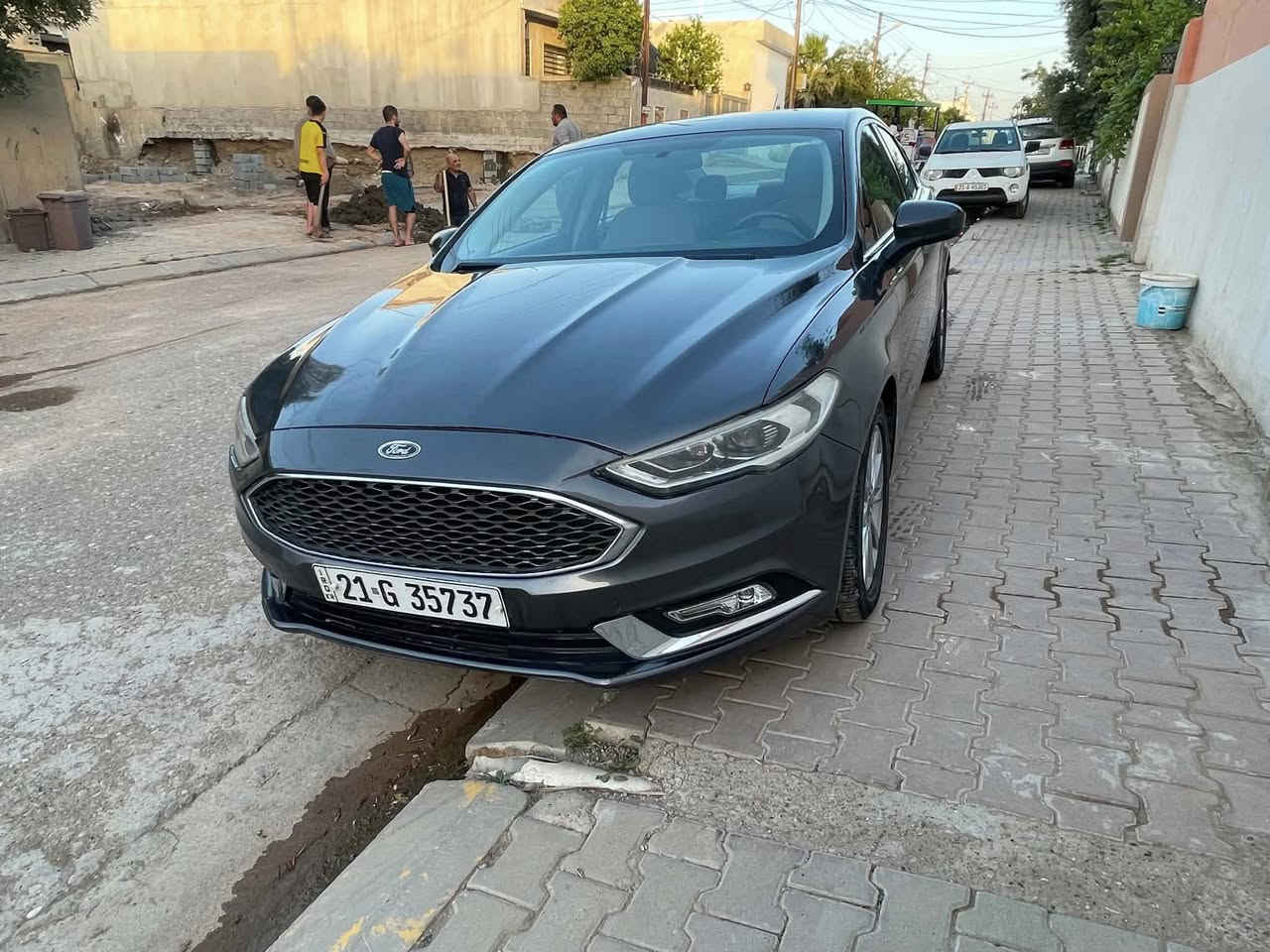 سلام عليكم
ford fusion
موديل 2017 
مكينه 2500 مرغوب 
سنويه جديد باسمنه لحد 2030
دهن كير دهن محرك كلهاا جديد بشرط
كير مكينه مكفول 
صدر امامي صدر خلفي بشرط
تحويل وكاله غرامه بشرط 
تبريد تدفيه بشرط ثلج 
عدها 2 قطعه اشويه بي داخل يم جاملغ سكن 
كلشي موضح بصوره 
تاخم تايرات جديد 
مكان سياره كركوك 
*********** بي واتساب هم
