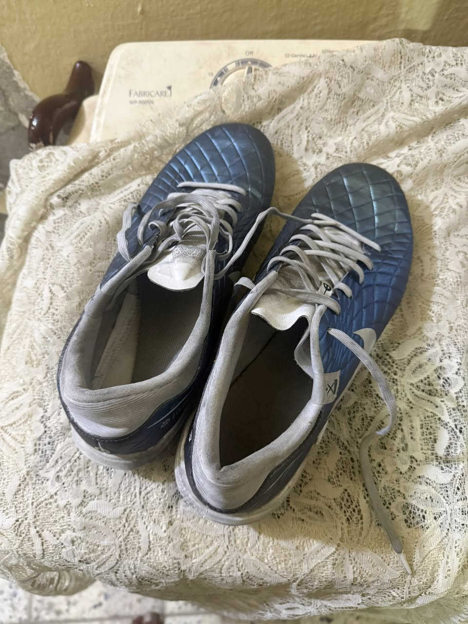 تيمبو برو 
باله اصلي 
قياس 44 
طول القدم 28 
وزنه ريشه 
الشراي يجي خاص 
عندي توصيل


**إذا كنت صاحب هذا الإعلان وتريد حذفه لأي سبب، رجاءا أرسل رسالة إلى الدعم الفني**