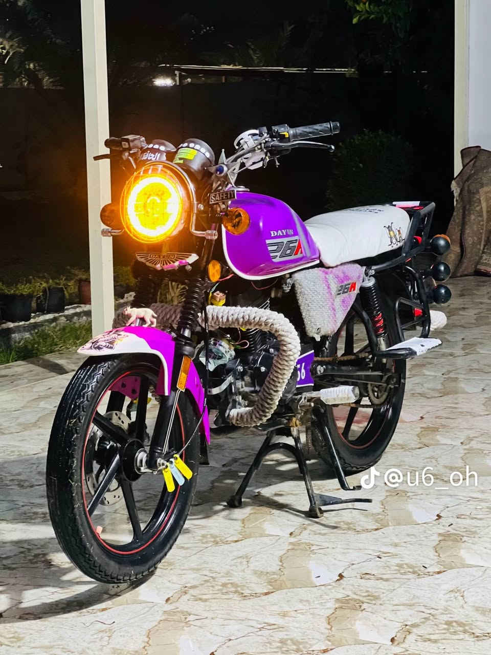 للبيع
دايون نفخ اللون بنفسجي فاتح موديل 2023  اوراق أصولي وصل معرض بيه محرك 150 كتابه الحمره الدراجه حلوه ونظيفه مثل ماشوف ماصارله طالعه 8 اشهر الموشراي لايسئل السعر مليون و900 وبيها مجال بسيط 
المكان كربلاء. طوريج. سياحي 

الإتصال على الرقم ‏//‪***********‬‏
لحد يراسل خاص مقفول
