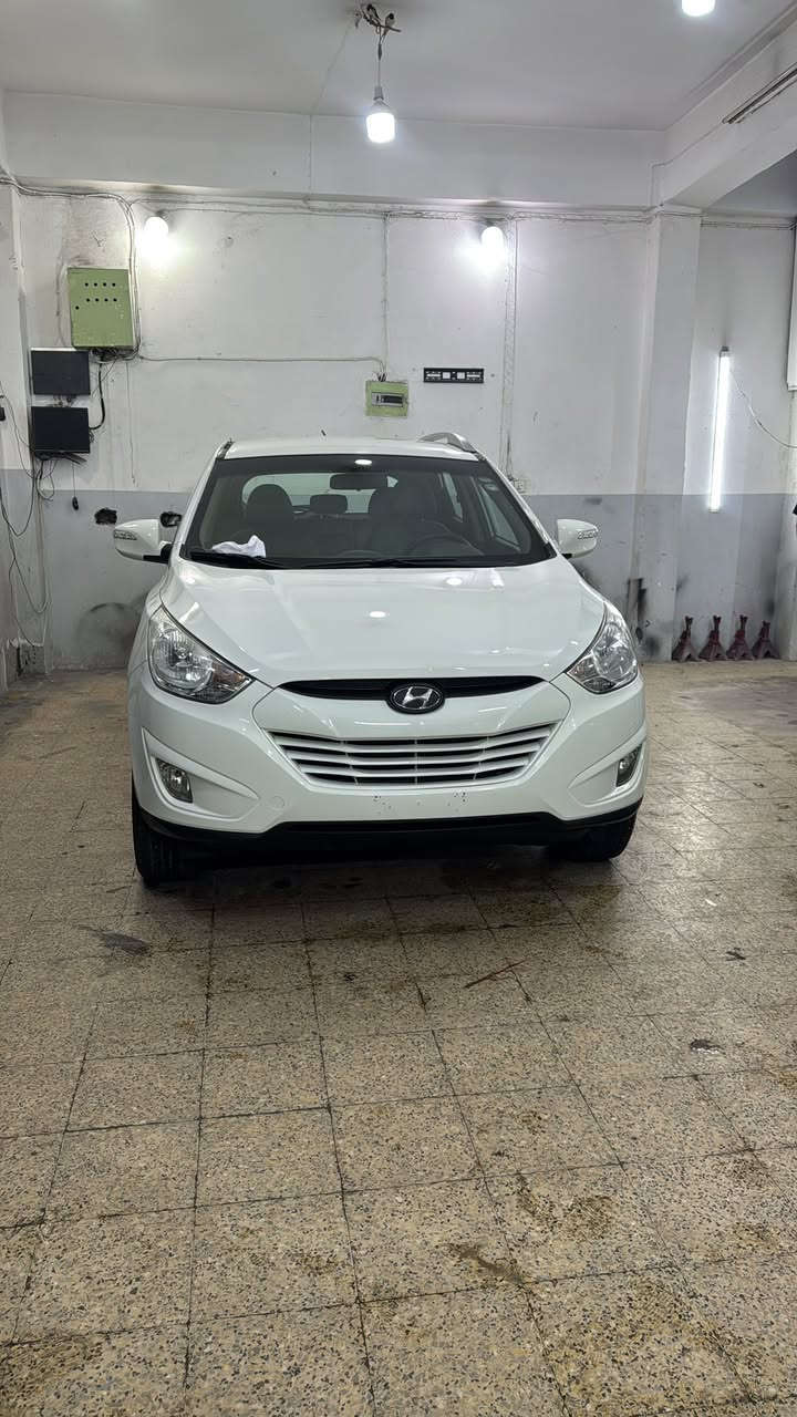 السلام عليكم توكسن للبيع موديل 2011 السيار حيل جديد بدون صبغ بدون ضرر محرك ما مفتوح مشيه قليل السعر 147 ) ***********
