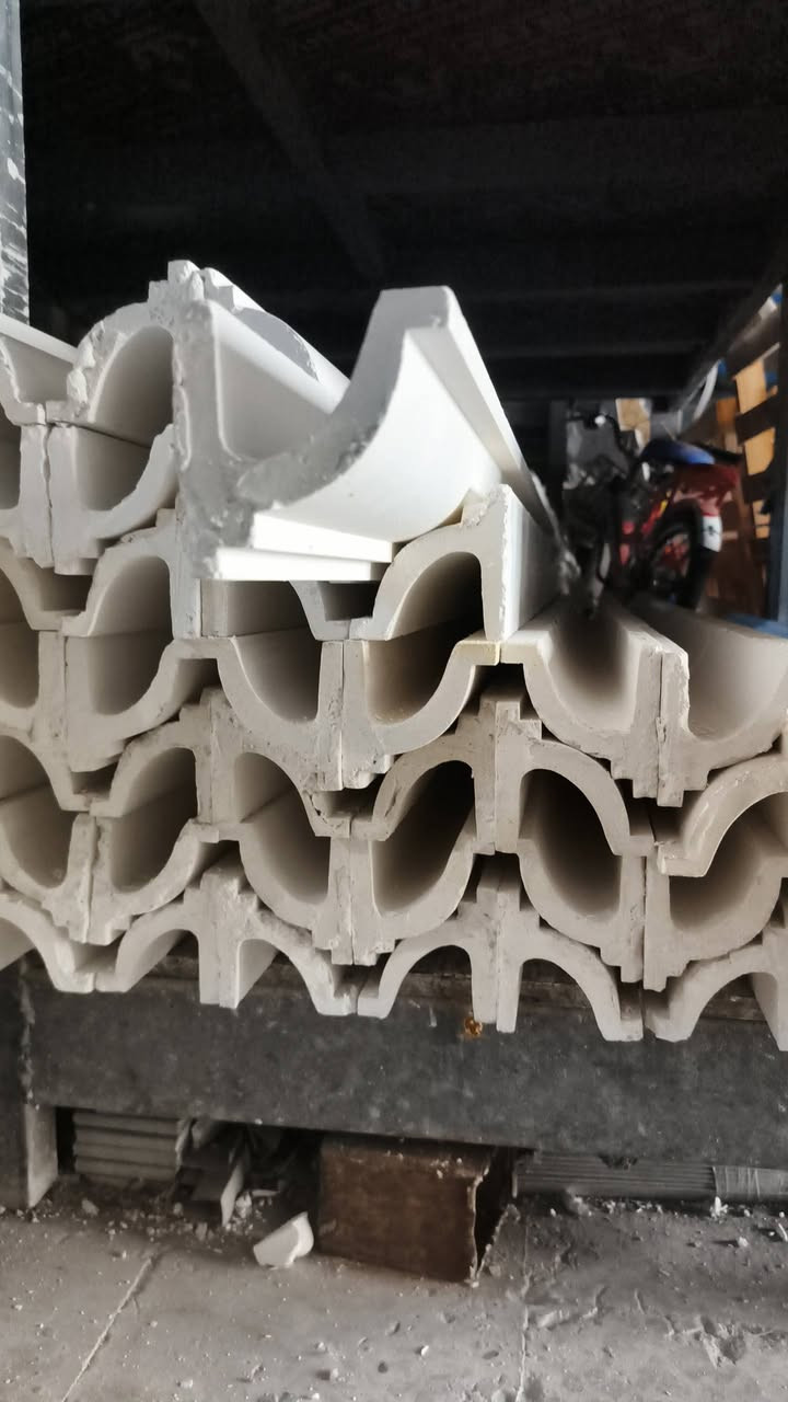 جميع أنواع سحبات البورك ومستلزمات الديكور 
***********
