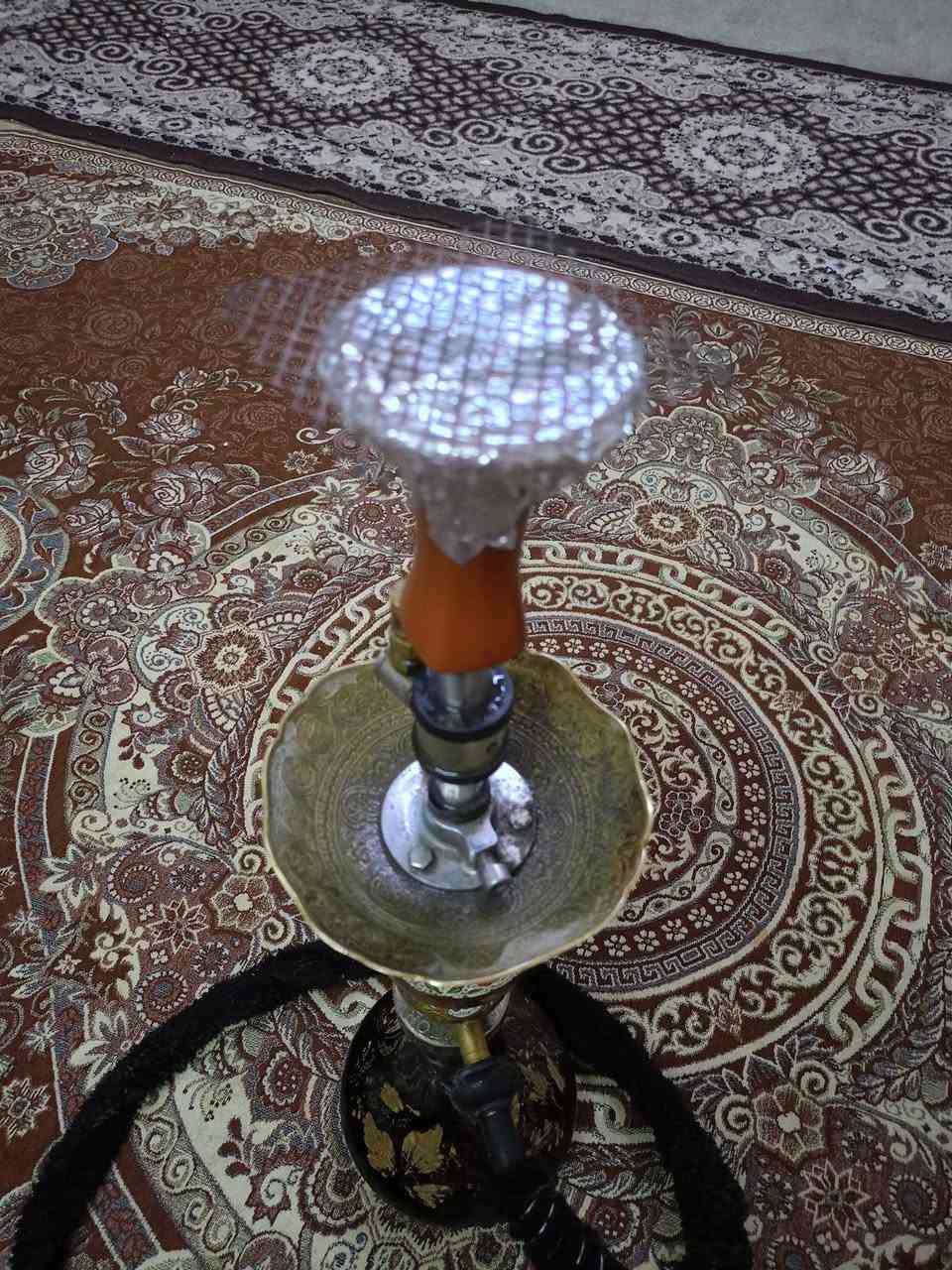 سلام عليكم نركيله طه  قزم اصلي نحاس شرط مابيه اي عيب فول طعم ودخان سعره 75 الف وبيه مجال ممتوجد ع فيس اتصل ع رقم ***********
