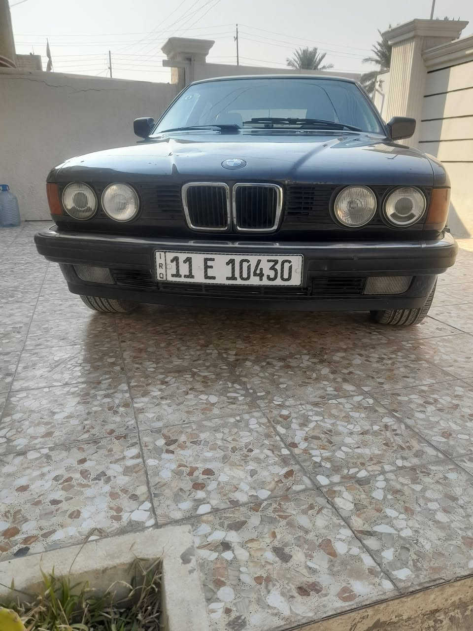 السلام عليكم للبيع بي ام موديل  ٩٣ مال جناي  سيارة خير من الله رقم بغداد  دولي تحويل موباشر سعر ٦٠ وبيه مجال للطيبين العنوان بغداد  ***********
