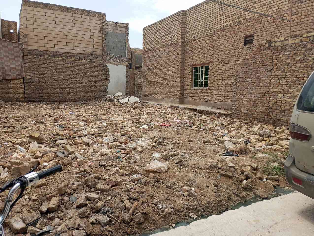 قطعه للبيع طابو  مساحته 160 الوجه 10  مكانه ثالث فرع عن السوك المسكوف ***********
