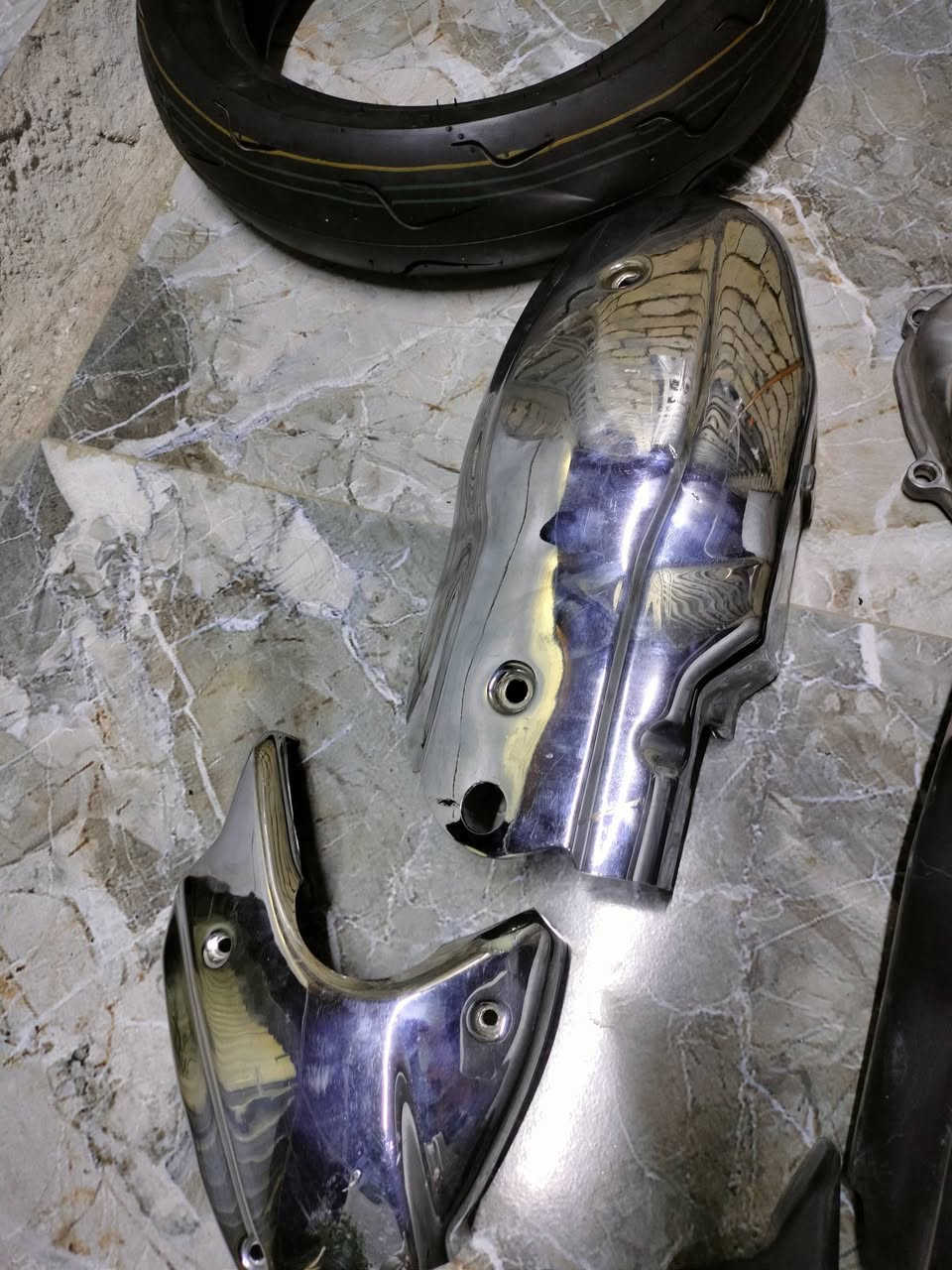 للبيع غراض تفصيخ سكنس وعدله
تاير أمامي ابو الحيه سكنس حجم بلادي 
فلتر شوته رياضي سكنس 
شوته كرزيه رياضي سكنس 
قبق كلجات سكنس بلادي 
سوادات مال قبق كلجات سكنس
نيكلات مال قبق كلجات سكنس 
بنزات بريك خلفيه سكنس 
كلوب زنون عدسه اصفر وابيض سكنس 
صينيه بريك امامي سكنس بلاديه
جويتر ياباني فيشتين سكنس رمبه 
كور بلادي كامل جيب وشد سكنس رمبه 
قاعدة مال نوزل سكنس 
نوزل 8 زروف سكنس 
سلف بلادي سكنس 
كفرات ماكس عدله سود بلاديات ختم واحد نقصهن بس كفر امامي 
دبل رياضي مشمشي ماكس عام 
قاعدة مال رقم رياضي سمائيه
رقمي للتواصل *********** مكاني بغداد حي اور 600
