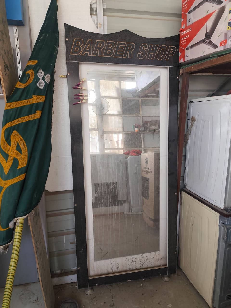 كرسي جك شغال+ مرايه سعر 150 مكان الديوانية طريق السنيه ***********
