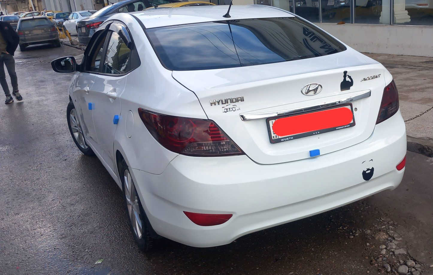 السلام عليكم..اكسنت مديل ٢٠١٢ خليجي فول مواصفات بلو..رقم دهوك سنويه جديده الى ٢٠٢٧..شرط التحويل..سياره  وضع شركه..سلايت اشاير بالمري تحكمات استيرن جهتين....كير توماتيك جامات كهرب حجم المحرك 16 دوش  بالكارتون بدون صرف بدون نفخ.. بدون رخاوه طخم تايرات وباتري وكهربائيات جديده تبريد ثلج مااعوزه اي مصرف..السياره كلين بدون صبغ.فقط مكانات بارد.السعر 115 العنوان موصل الجانب الايسر للاستفسار الانتصال على الرقم *********** او مراسلتي واتساب على نفس الرقم
