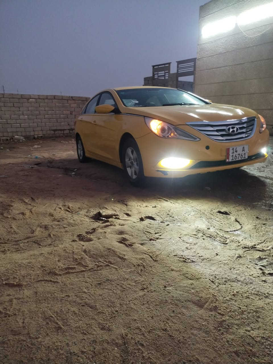 سلام عليكم من رخصة الادمن سوناتا2011 وارد كوري  محرك كير تبريد حداديه طخم تاير كله مكفول مصفره هيئه وغرامات تحول ثاني يوم رقم  بصره بأسمي السعر 95 وبيهه مجال قليل رقم الهاتف *********** مكاني البصره
