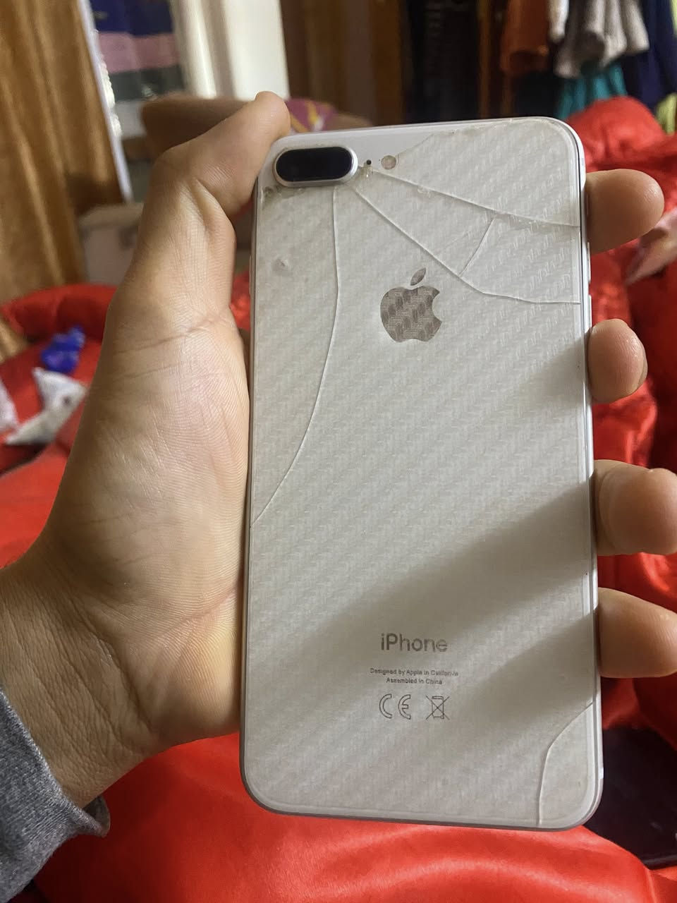 ايفون 8 سعره مناسب ب90الف فقط مكاني بغداد ***********
