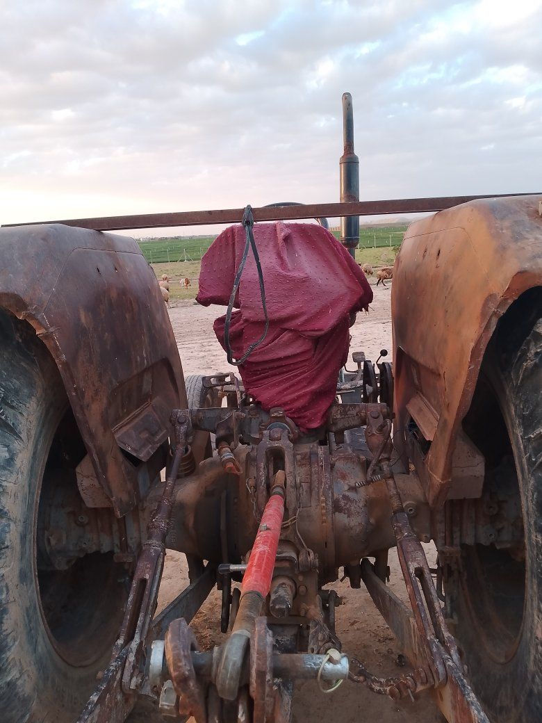 السلام عليكم تلكتر للبيع جاهز للشغل شرط لاتبخير ولاصرف ستيرن محور دنفص للتصال على ارقم ***********
