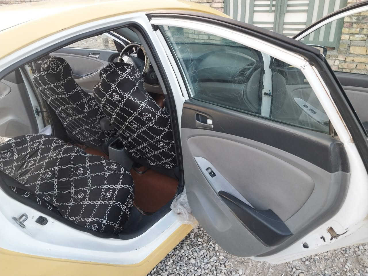 سلام عليكم  أكسنت موديل 16 وارد أمريكي ليبل واحد تخم تاير جديد تبريد مكينه كير خير من الله رقم انكليزي  بغداد باسمي  شاش وكامره 82وبيهه مجال  ***********
