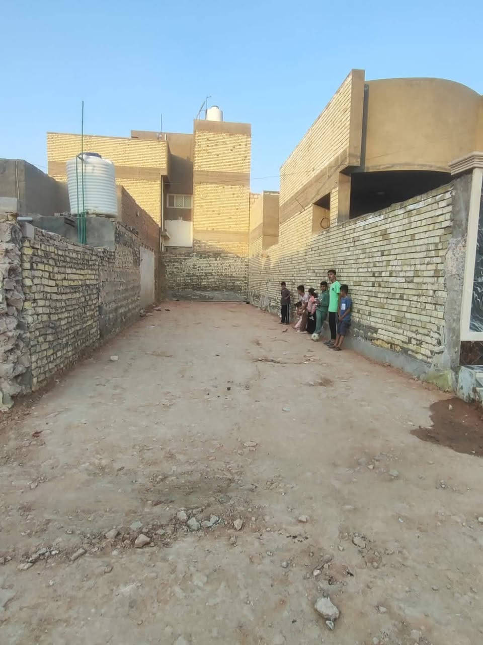 عرصه للبيع مساحه 101 متر
رقم القطعه 2282
المكان حي الزهراء خلف الشارع الرئيسي قريب  روضه رقيه بنت الحسن ع بسعر مناسب 
لاستفسار مراجعه مكتب المعمار الراقي للعقار الواقع خلف مطعم ثائر الجبوري مقابل حي المهندسين ضغط الخشب 
بإدارة 
سلام الفتلاوي ***********
احمد الفتلاوي ***********
