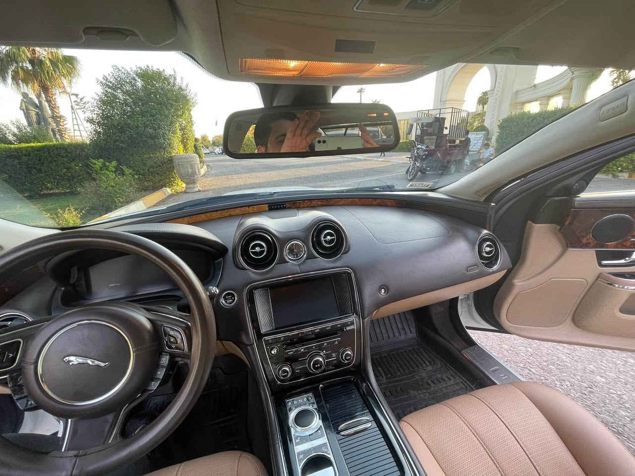 بيع أو مراوس 
سيارة حيل نظيف مثل الشركة
بيع أو مراوس حسب القناعة
جاكوار XJL V6 - 2013
مكينة : 3000 سوبرجارج مرغوب
عدد الأميال : 154 ألف كلمتر
سیارە فول مواسفات
ضرر: ما به أي ضربة بس بابين و جاملغ يم السائق بسبب التيزاب رش أو بخ صبوغ بمب
السعر 150$ و شويه معمله
سيارة خليجية شركة سردار دبل سويج ضمان
گیر و مکینە بشرط
سیارة باسمي سنوية جديدة حتى 2028
رقم جديد هزه جديد 
و سيارة باسمي تحويل مباشر 
مکاني أربیل
***********
***
جاگوار XJL 
2013 
فرۆشتن یان گۆڕینەوە بە سەیارەیەک بە دڵم بێت
سەیارەکە لە سەر دەقی شەریکە ماوەتەوەV6
ماوەی ڕۆیشتن : 154هەزار کیلۆمەتر
بۆیاغ: لای سەکنی دوو دەرگە و هیلالی چاملغی دواوەی لە گەڵ تۆزێک لە چاملغی پێشی بە هۆی پیداکردنی تیزاب پەمپ کراوە 
پستۆن: ٦ پستۆن
بزوێنەر: 3000 سوپەر چارج مەرغوب 
 نرخ /150$ و مامةله
کامێرای دواوە - حەساس - گەرمکەرەوەی کوشن - سلاید - دیاریکرنی خێرایی - شاشە - کۆنترۆڵی پلەی گەرمی ئۆتۆماتیکی - ٦ پەڕەشووت - لایتی پێشەوەی زینۆن - لایتی پێشەوەی لید - کۆنتڕۆڵکردنی خزان - شاشەی داشبۆرد - ڕادار
سەیارەکە ڕادارە فول فول مواسەفاتە 
دوو سویچە شەریکەی سەردارە خەلیجیە 
زۆر لۆکە 
گێڕ و مەکینەی بە شەرت بەناو کردن بە شەرت بە ناوی خۆمە سەنەوی و رەقەم نویە تا ٢٠٢٨
*********** أربيل, العراق
