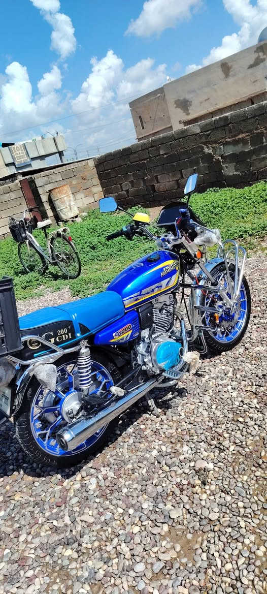 مرواس بستوته
سويج بسويج 
بس شرط جديده مو عربانه
الموطور موديل 25 
محرك 200
ثثقيل بعدو شركه


**إذا كنت صاحب هذا الإعلان وتريد حذفه لأي سبب، رجاءا أرسل رسالة إلى الدعم الفني**