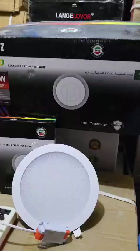 السلام عليكم
سبورت لايت ٣ حركات اصلي 
الكارتون ٢٠ قطعة سعر الكارتون ٦٠ الف
والتوصيل مجاني إلى بغداد وكافة المحافظات 
اقل كميه هي كارتون 
سعر القطعة ٣٠٠٠ دينار فقط
الشورجة عكد النصارى خلف دائرة الكهرباء 
للاستفسار ***********
