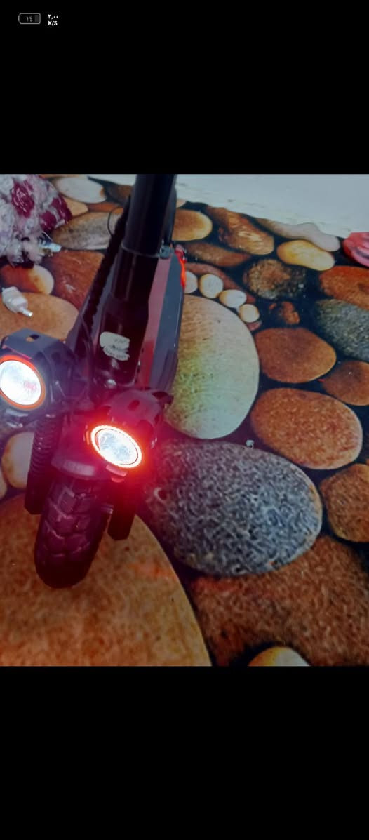 السلام عليكم سكوتر الكهربائيه 48فولت ويحتوي علا 3سرعت وسرعه القصوى 65km
وبريكات دسك امامي وخلفي
دبلات خلفي وامامي 
كشن قلاب ابو دبل 
نقص جوزه يشتغل جطل وعندي الجوزه والمفتاح بس تلحموها والسكليتر فاكس يعني كون من تريد توكف ترجع السكليتر
ونضيف %90
وسعر خاص للاستفسار الاتصال على الرقم التالي *********** معا الشاحنه
