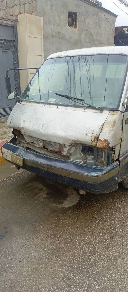 السلام عليكم بستئ 94
بلاديه مكينه وكير وبم ونوزل جديد
بيهه ضربه من كدام مو قويه
شرط تحويل او وكالئ حداديه خير من الله شواصي بلاديه
رقم بغداد الماني سنويه منتهيه
هيه مامسجلئ عليهه مرور 100 السعر 16
مكاني كربلاء الاستفسار ***********
