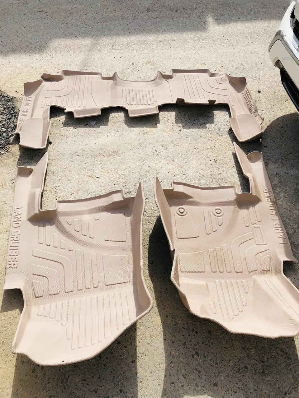 السلام عليكم كاعيات لاندكروز جدد يرهمن من 2009 لل 2021 للبيع مكاني بغداد توصيل موجود الشراي يتصل ***********
