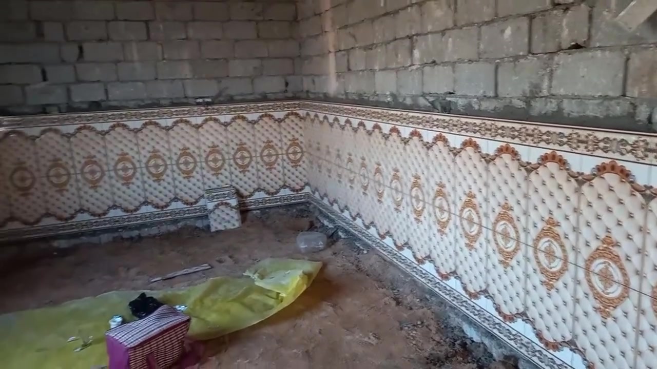 خلفه سراميك متفرق داخل حديثه 
078‪31786933


**إذا كنت صاحب هذا الإعلان وتريد حذفه لأي سبب، رجاءا أرسل رسالة إلى الدعم الفني**