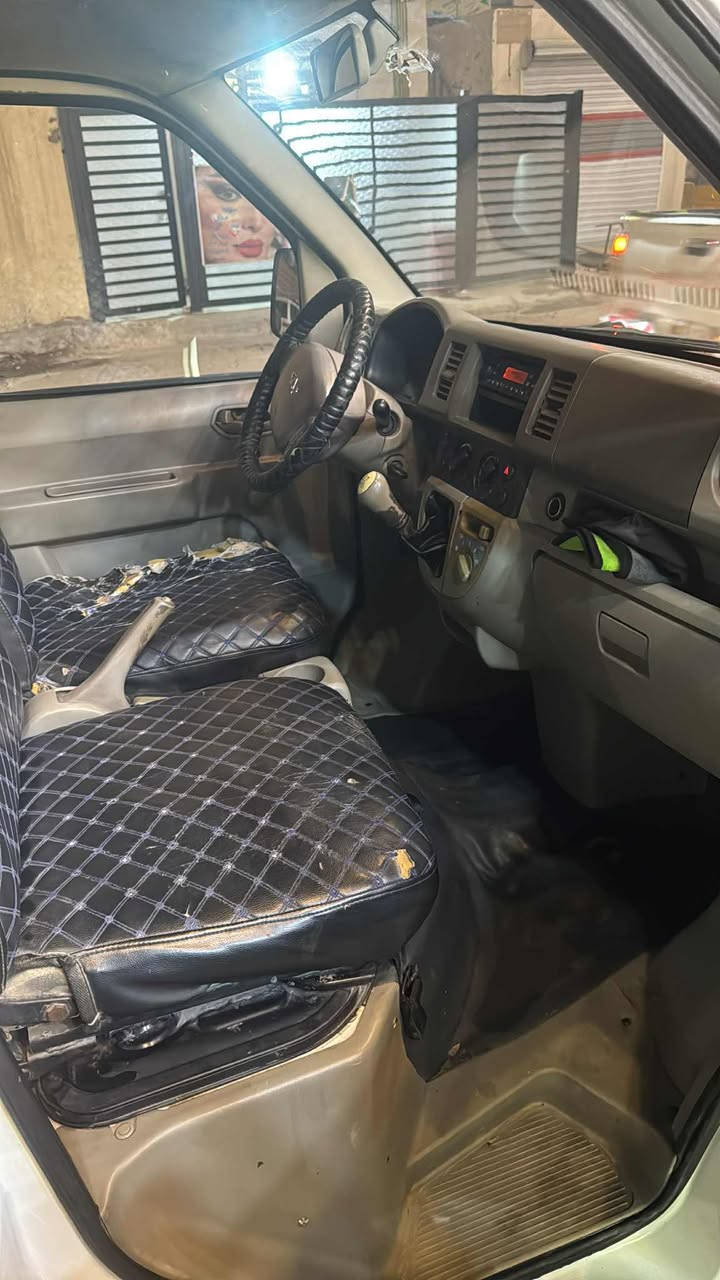 شيري واحد طن ٢٠١٣ السياره بيهه هاي الطخه الاماميه السعر ٢٨ ورقه بيه مجال ***********
