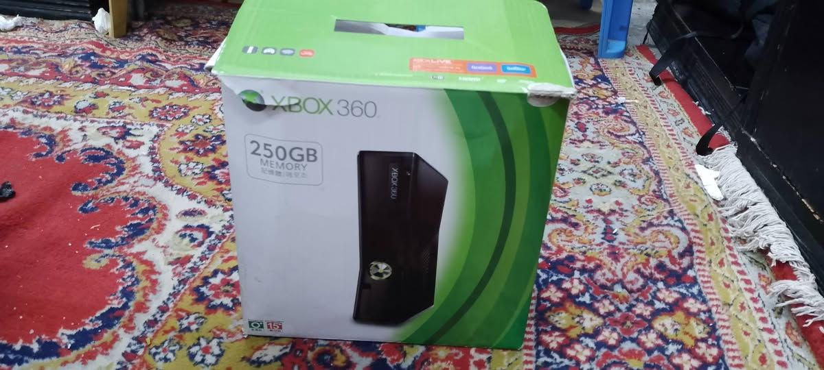 مسلام عليكم بلي إكس بوكس 360 جديد  مستعمل قليل بي مود يخبل سعر 130 وبي مجال قليل ***********
