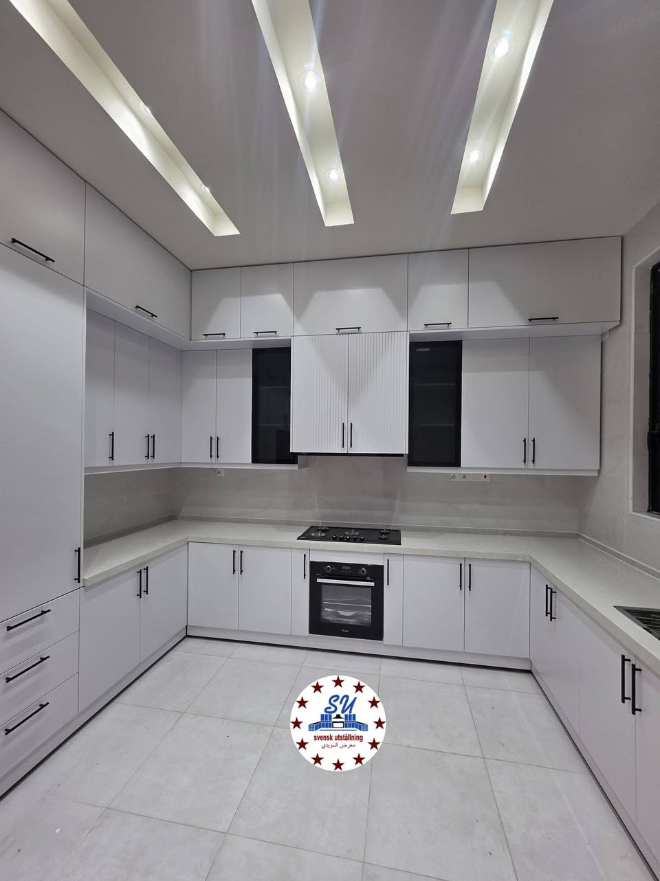 #معرض #السويدي 
أضف لمسة فنية إلى منزلك مع السويدي من مطابخنا الحديثة المصممة بأناقة وذوق رفيع لتعكس شخصيتك الفريدة 
🔹نضع امامكم احدى اعمالنا في مجال المطابخ 
🔹 ننقل لكم التجربة من الاتحاد الأوربي الى العراق 🇮🇶 بخبرات كوادرنا العراقية والاجنبية ونقدم لكم عروض مميزة  
🔷 وفترة تسليم قياسية خلال 30يوم 
🔹 مع هدايا مميزة | اذا يعبر ال7امتار تحصل على جهاز كهربائي او سنك استل استيل مع سلال 
🔺 عروضنا المميزة والحصرية من معرض السويدي للمطابخ والديكور  
🔹تصميم واقعي 3D للمطبخ مع امكانية التعديل 
🔹نعمل بجميع  انواع خشب ال HDF  ✅ 
خشب HDFالمودرن 
▪️خشب HDF الاسباني 
▫️خشب HDF ايطالي 
▪️خشب HDF الكلاسيكي 
🔸  الضمان : 
ضمان ولمدة 10 سنوات ضد الخدش ضد الحريق ضد الماء ✅
مع صيانه مجاني 10سنوات 
🔸 نعمل باكثر من 800 لون وميتيريال ✅ 
🔸 ملاحظة : يشمل المتر الارضي والملحق والسطح كوارتز (مرمر طبيعي ) 
وايضا لكم منا زبائننا الكرام ( التصميم والنقل والتثبيت مجاناً ) 
كوادرنا تعمل في جميع محافظات العراق ✅
______________
للاستفسار والطلب الرجاء التواصل عبر الخاص  ☎️ 
***********///***********
الفيس بوك//معرض السويدي //انستا//1vvgg
موقعنا 📌 السماوه حي الصدر مقابل اسواق الغدير
