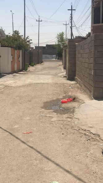 بسم الله الرحمن الرحيم 
السلام عليكم ورحمة الله وبركاته
توفر لدينا بيت غير كامل للبيع 
البيت متكون من طابقين 5 غرف وصاله وديوانيه ومطبخ 
المكان الرمادي شارع اربعين قرب أفران الصباح 
المساحه 260 متر

السعر 180 مليون 

 للاستفسار اكثر زياره مكتب العين للعقار او الاتصال على الأرقام التاليه  ***********-***********
