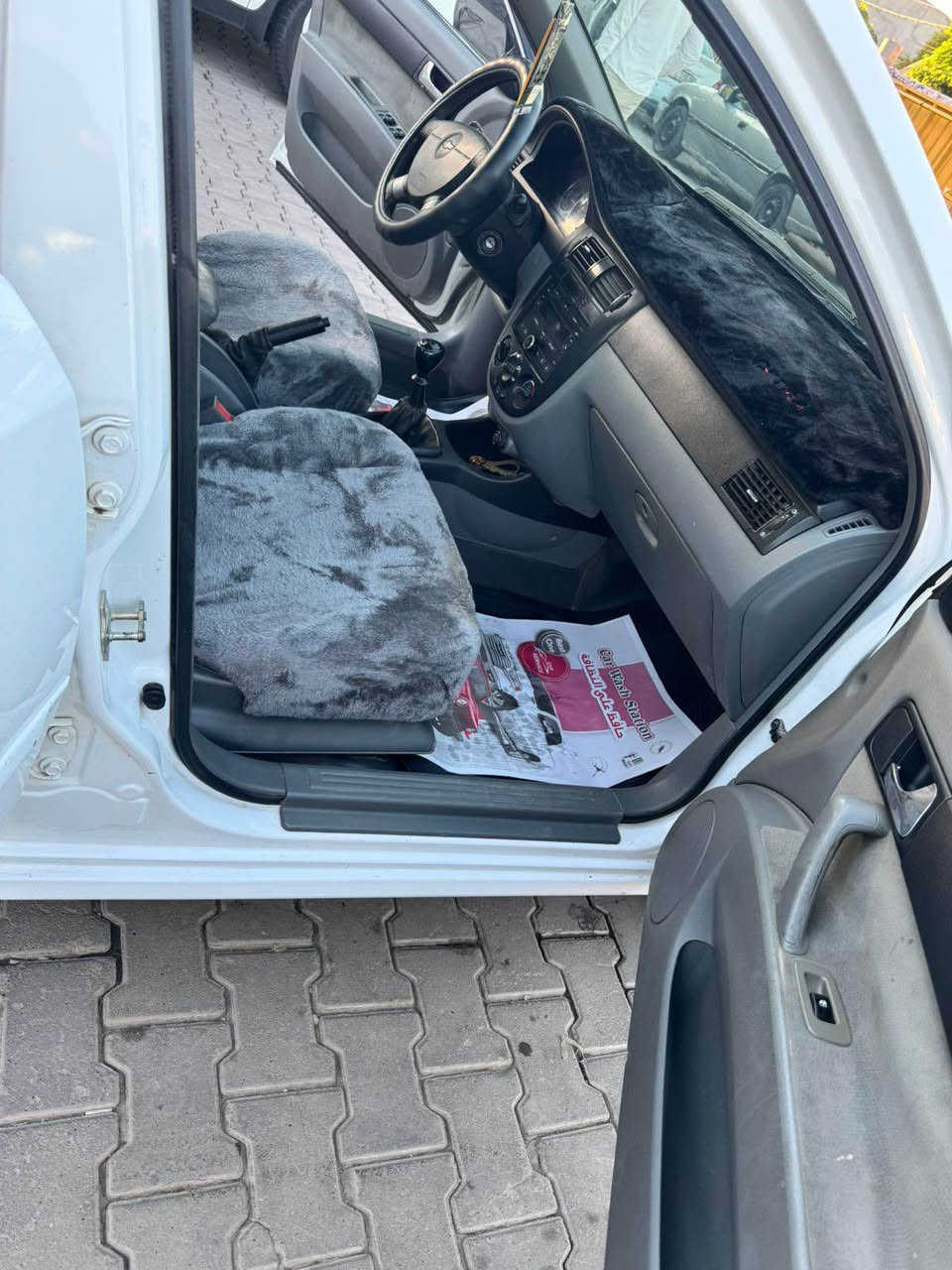 شوفليت اوبترا 
موديل 2012 
كير عادي 
مرايات كهربايي 
تحديد سرعه 
تحكم سترين 
تبريد تدفئه 
منصومه زينون عالي ناصي 
بدون ضربه بي مكانات تعديل بارد 
سياره احل من صوره 
تخم صدر امامي خلفي جديد 
تايرات جديد سياره ادامه كامل 
سنويه هزه جديد لحد 2030
محرك بي بخار خفيف 
شرط تحويل وكاله 
مكان سياره كركوك 
رقم *********** كركوك, العراق
