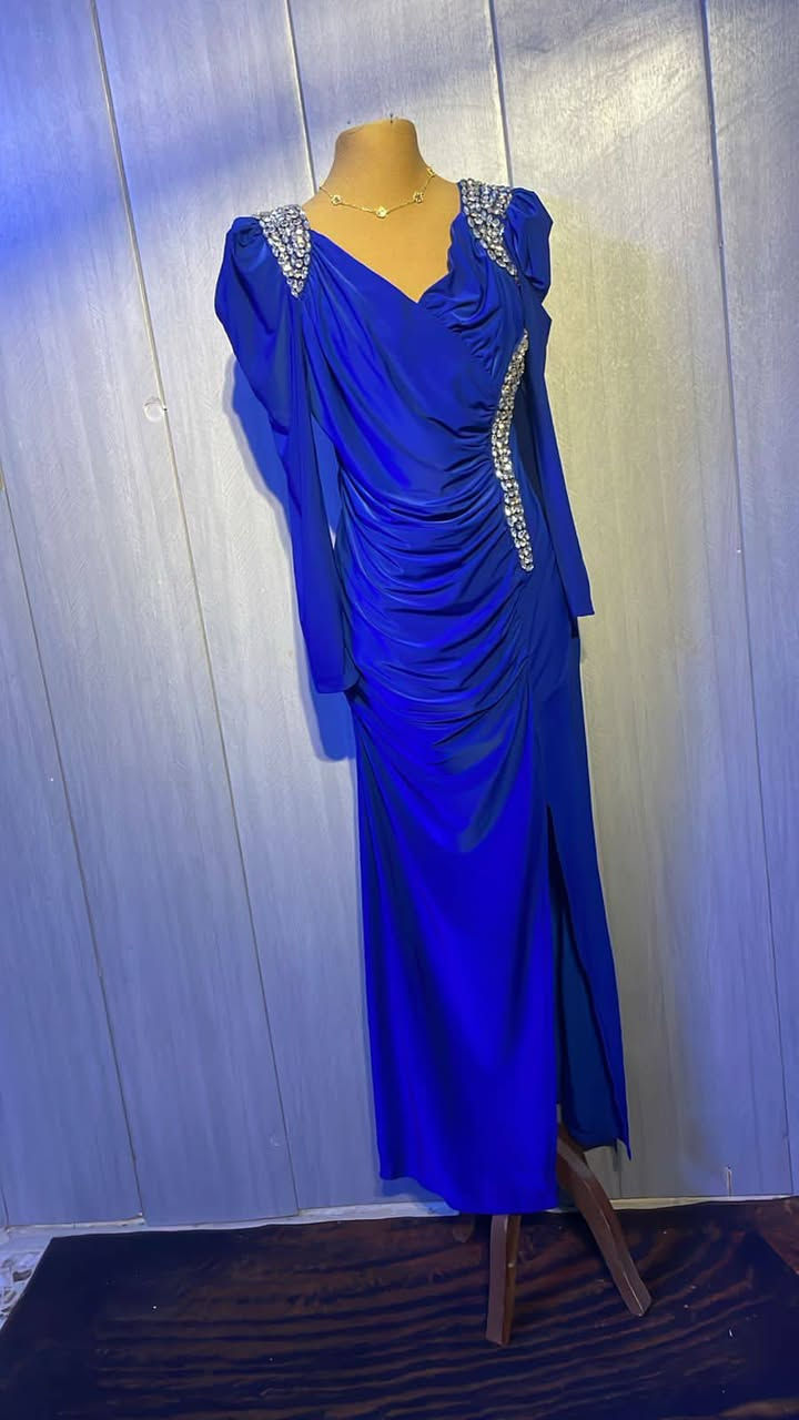 مرحبا بنات عندكم حنا عرس خطوبه تردون فستان حلو بسعر مناسب وقطع تجنن والفحص امام المندوب اذا القطعه مو نفسها او بها اختلاف ترجعوها بنات واسعارهن مناسبه وقطع تجنن وموديلات كلش هوايه اي سؤال او استفسار راسلوني خاص وموديلات انشرها بالستوري وكل التفاصيل واهلا وسهلا بيكم


**إذا كنت صاحب هذا الإعلان وتريد حذفه لأي سبب، رجاءا أرسل رسالة إلى الدعم الفني**