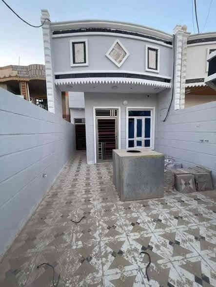 دار للبيع المساحه 150 متر طابق واحد الواجهيه 5 والنزال 30 بناء زيرو السعر 80 وبي مجال القادسيه قطعه 500 
***********
***********
