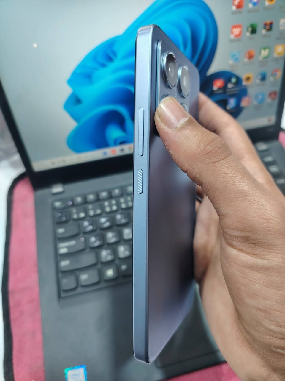 شاومي14T مكفول وغراض كامله ذاكره256 رام12+12 سعره375 ***********
