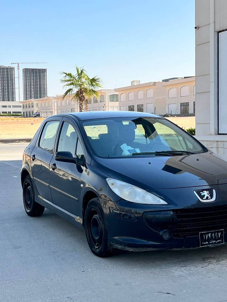 مواسفات+تةبريد سارد و گةرم+گير توماتيك +دوجام  كارةبا+ئاوينة كارةبا +سوكان پاوةر + ناو گةعي +دوگمةي s سپؤرت + ئاوينةي جام لةمس و كاميرةية + ئيرباگ ABS + لايت بةرز و نزم كردن لة دةشبول  
----------------------------------------------------------------
سةيارةكة بي ليدرانة تەنها ٣ پارچە و نیوی سبوغە بەلام بە عام دەیفرۆشم  
گير و مةكينة ليدران برانةوة وةرگةران تةقة و رةقةي بة شةرت 
بةو شةرتة دةيفروشم هةموي لةسةر بيلادي بي سةيارةكي زور جائيزة بة دلي خوم مةسرةفم كردية هيچ مةسرةفي تيدا نية 
سعري 45 و مةجال 
_____________________________________________
سیارەکە ئارم پلاستیکی هەولیرە بەناوی خۆمە ،
پاکانەشە بەناوی خۆمە تەنها ٦٠ هەزار غرامەی لەسەرە دوای معامەلە دەگەریتەوە …

رةقةم موبايل☎️ (***********) أربيل, العراق
