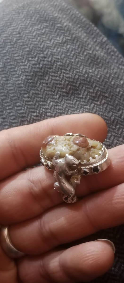 السلام عليكم
خاتم فضة زوعة سليماني 
للبيع العنوان الناصرية ***********
