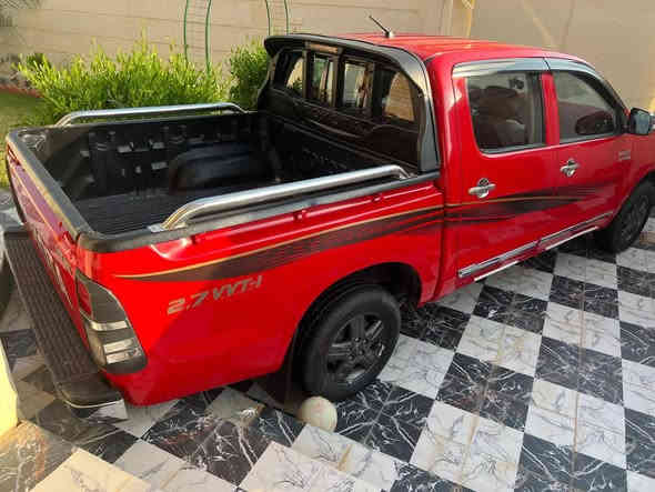 للبيع تيوتا هايلوكس بيكم دبل قماره 2012 
وارد كويتي محرك ما مفتوح بس ينقص دهن شويه گير اوتماتيك رقم كركوك ما بيها كابون بانزين السونار مالها جديد وكلشي واضح 
للتواصل *********** بيجي
