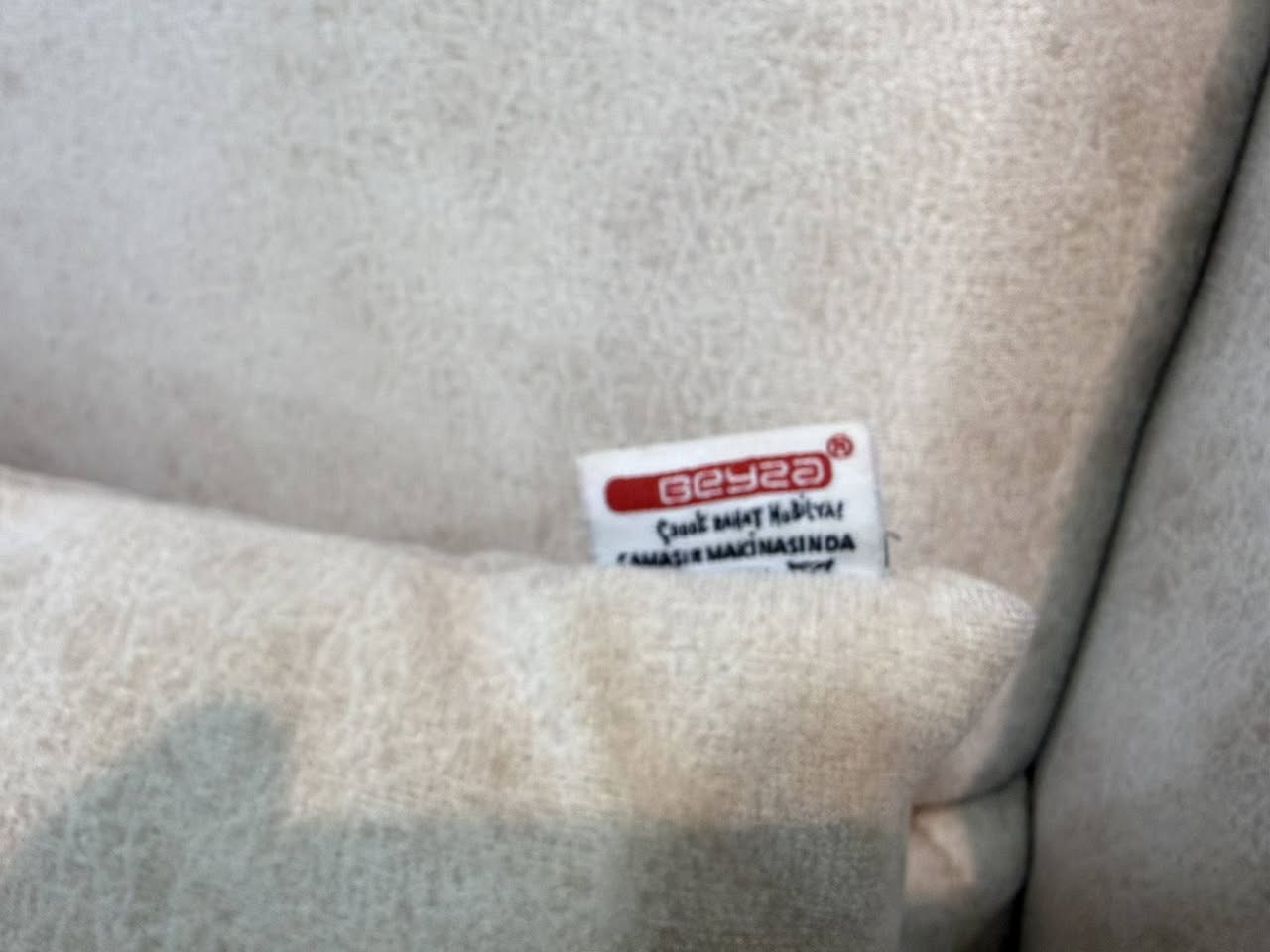 ناونيشان /سليماني كانيسپيكه/ پيشانگاي مه ليك

👉تاقم قه نه فه ي/١٠ نه فه ري / توركي/ماركه ي /به يزا

/١ مانگه  كراوه /١٦ گه لا كراوه

👉سعري/ئيستا/٥٥٠  دؤلار

ناو سنوقه / ئه شكري به سيسه م 

زؤر تازه و جوانه حسابكه لؤكه هه ر به كار نه هاتوه 

هه ر به ريزي خوازياره ئه تواني په يوه نديمان پيوه بكات

گه ياندنيشمان هه يه بؤ سه ر جه م شاره كان

***********  viber
