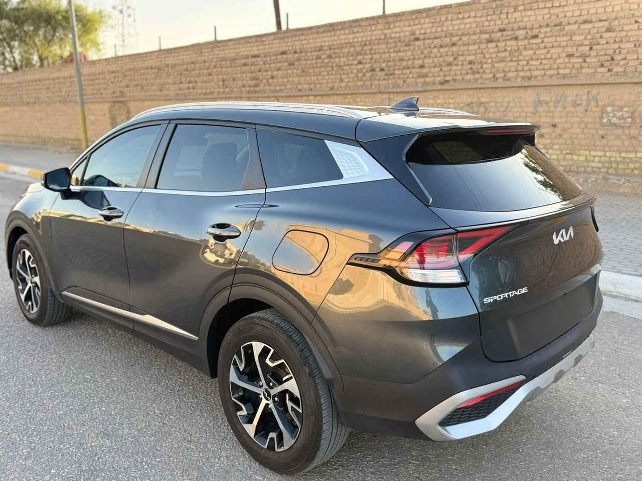 سلام عليكم اخوان .. بيع فقط
انسسب سعر 169 ورقه 🔥🔥
كيا سبورتج EX2024  وارد أمريكي 
عداد المسافه : 27000 الف كيلومتر 
حجم المحرك : 4 سلندر GDI 2500
الضرر : جاملغ وبنيد بدون دواخل سياره
المواصفات EX
بصمة تشغيل وابواب تشغيل عن بعد رادار مانع تصادم امامي جانبي خلفي
حساس خلفي - نقاط عمياء - تحديد مسار
مقاعد جلد تحكم كهرباء - تدفئه مقاعد
دفئه ستيرن - سايد بريك كهرباء
اشاير مري - شاشة دجتل كار بلي
تبريد قطعتين - لايت زينون + لد نهاري ليلي
كربلاء -  حي الحسين
***********
