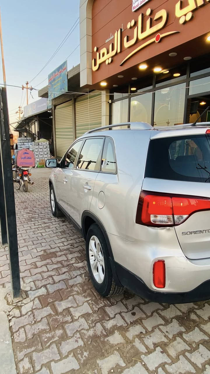 السلام عليكم..للبيع نقداً سياره كيا سورنتو موديل ٢٠١٣ مكينه v6 خليجي رقم بابل مكفوله كفاله عامه ماشيه ٢٠٩الف بدون اي نقص يذكر السعر ١٥٠ ——***********
