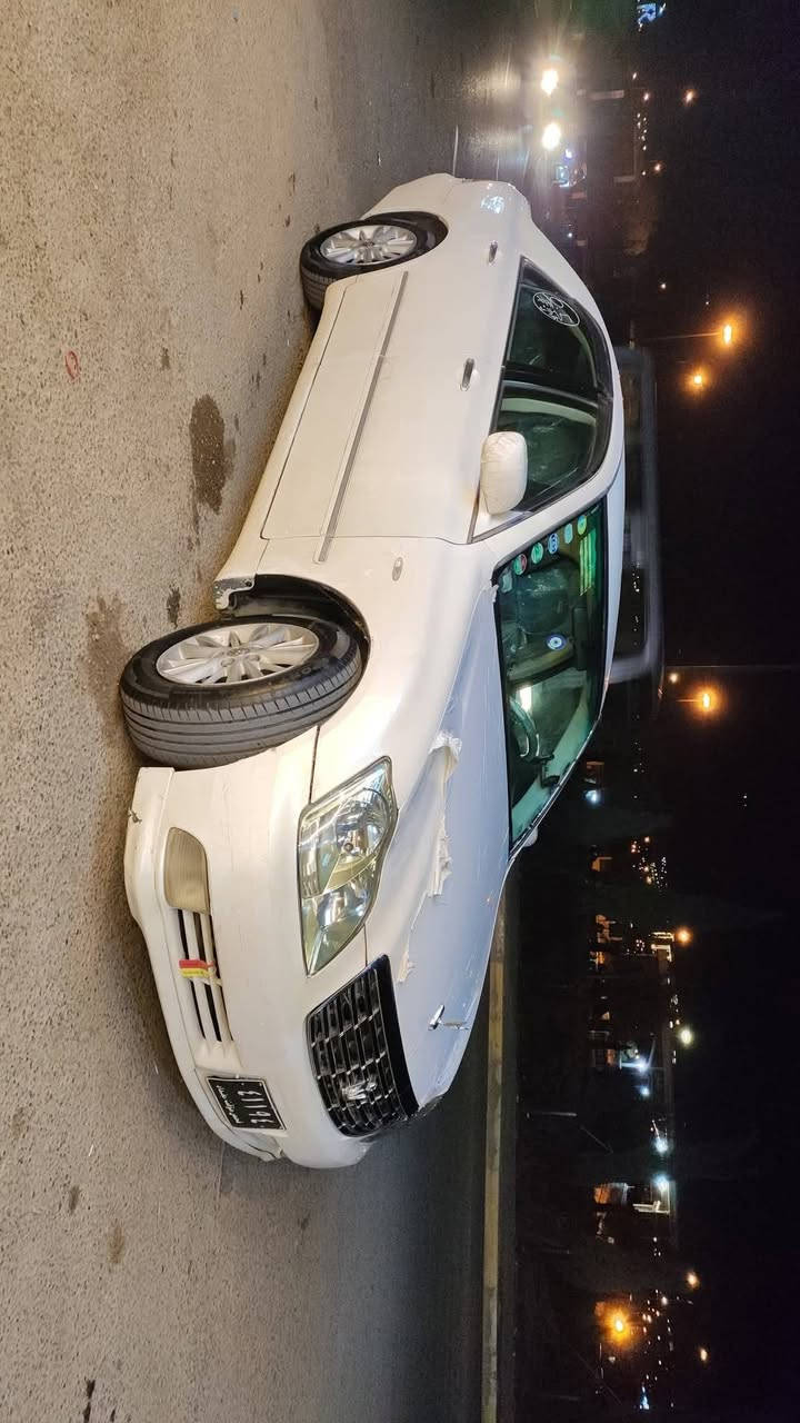 2005. گيرمةكينة گةورة ١٨٢ مووس
بي دوكةل   ٢ دوكمة 
شاشة بةسمة كاميرا 
تةبريد سارد كةرم 
تةقةورةقة بةشةرت 
كامل مةسروف  ٢بارجةبوياغ  ئةوربا 
کامل مەسرەف کراوە
تازە هایدرۆلیک و ڕۆنی گۆڕاوە
  دينار مةسروف نية 
كودي هية 
***********
گەر موشتری نیت سەرمان مەهێشؽنە لەگەڵ ڕێزم
