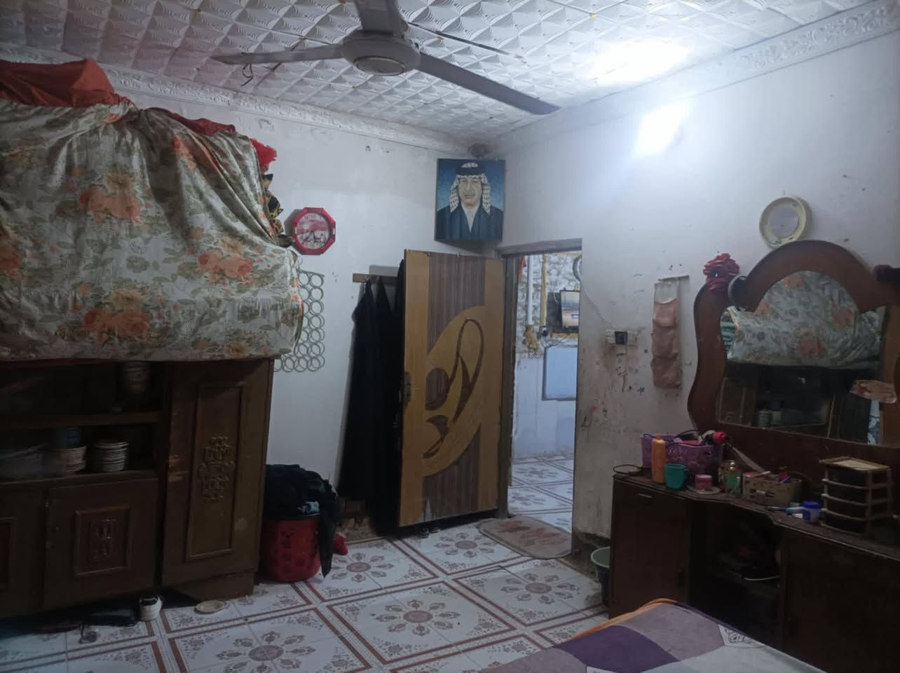 🌹 السلام عليكم ورحمة الله 🌹

♒ تتوفر لدى مكتب دلالية الرياحين للعقار ♒

🏠 #دار__للبيع 🏠

🌐 #الموقع : موقع مميز
📍 الحمزة الغربي ⬅️ علي قمارة ⬅️ قرب موكب أنيس النفوس. 

🟥 #الدلالية____بذمة__الطرفين

━━━━━━━━━━━

🟩 التفاصيل 🔻🔻

🔹 نوع العقار : #طابو_زراعي
⚛️ تحويل مباشر بعد الشراء

🔹 المساحة : 270 متر
🔹 عرض الشارع : 7 متر

✨ البيت نظيف ومرتب
✨ يُباع مع الأثاث أو بدون الأثاث

🛋️ الأثاث يشمل:
✔️ عدد 2 سبالت
✔️ انترنت
✔️ منظومة كاميرات

🏗️ البناء :
طابوق وبلوك والسقف اعگادة

💡 جميع الخدمات متوفرة

━━━━━━━━━━━

🏡 البيت يتكون من طابق واحد ويحتوي على:

🛏️ غرفة نوم عدد (1)
🛋️ استقبال
🪑 صالة
🍽️ مطبخ
🚾 صحيات خارجية
🌤️ طارمة

━━━━━━━━━━━

💰 السعر : 65 مليون وبي مجال

🟥 #لانسمح_بنسخ_المنشور

━━━━━━━━━━━

📍 للاستفسار أكثر يرجى زيارة:
مكتب دلالية الرياحين للعقار

📌 الكائن :
الحمزة الغربي ⬅️ جهة دائرة النفوس (الجنسية) القديمة
قرب مدارس قصر العلوم الأهلية للبنات

☎️ أرقام الاتصال (واتساب):

📞 ***********
📞 ***********
📞 ***********

🌌 للإعلان والترويج عن عقاراتكم يرجى مراسلة الصفحة أو التواصل واتساب مع خدمة الزبائن
