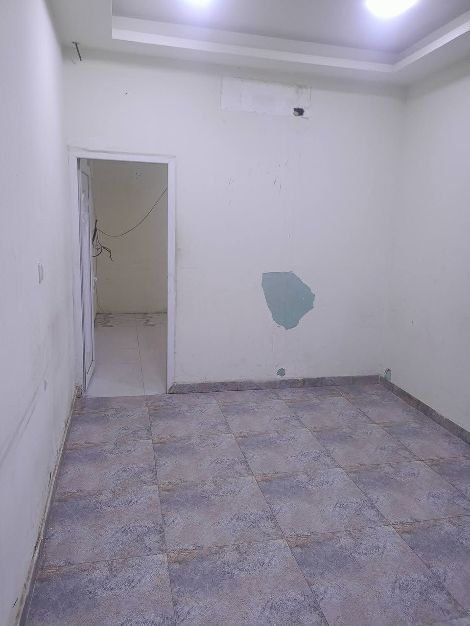 محل اللايجار
تحرير قرب شيف بشار 
عرض المحل 4متر  النزال10متر 
محل جاهز من كلشي 
الاستفسار ‏‪0774 809 8511‬‏
