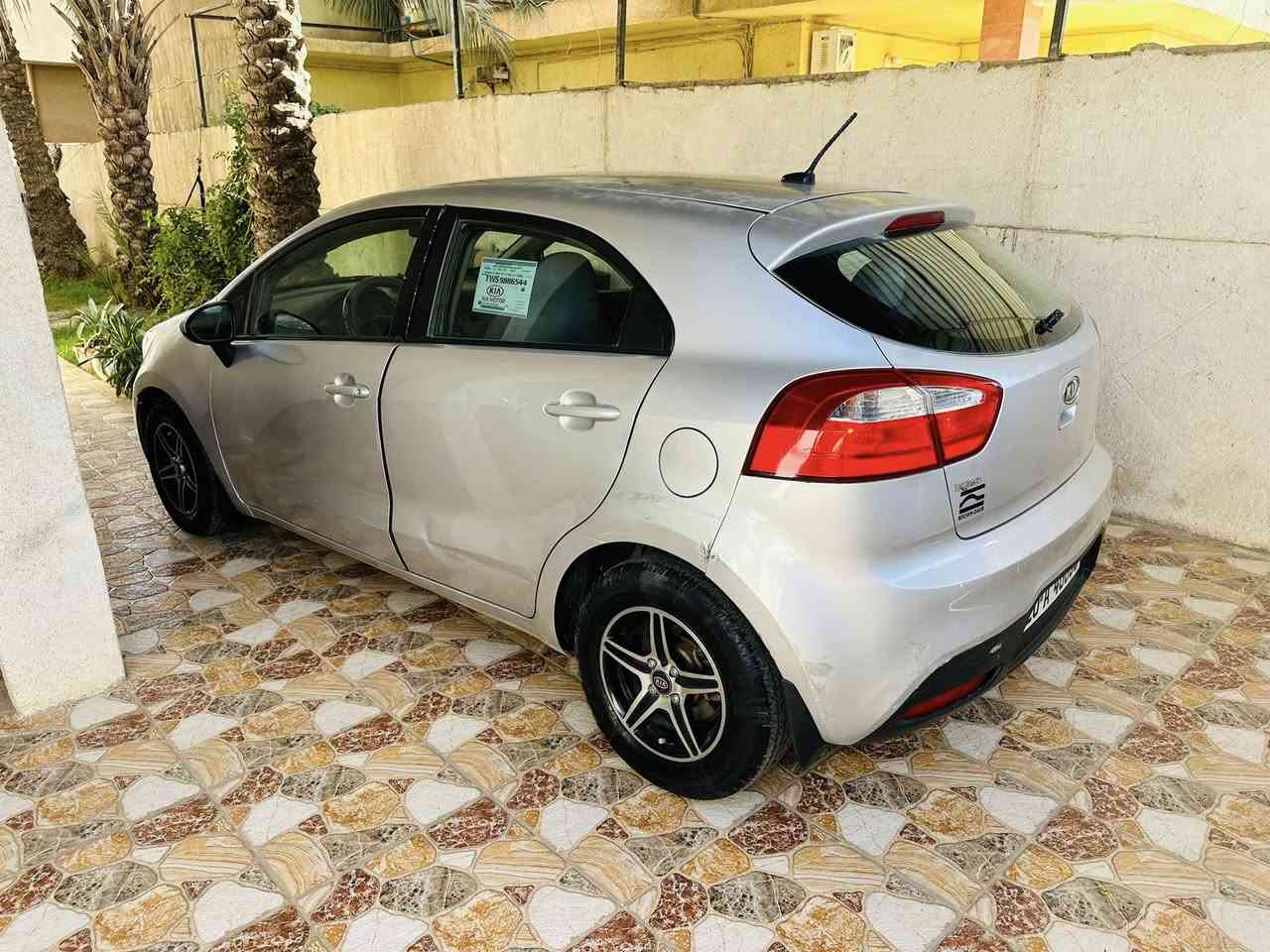 السلام عليكم
ريو 2012 وارد امريكي هاج باك 
رقم ديالى 20 انكليزي 
سنويه مشروع وطني شرط التحويل 
محرك 1600 
محرك وكير جيد 
سياره حلوه وكامله 
تبريد 
صدر جيد 
تخم تاير 
داخله كلش نضيف 
ليبل واحد بيها 3 قطع صبغ فقط 
بدون ارباك وصور امريكا  ضررها كلش بسيط والسونار موجوده بالمنشور 
 السعر 72وبيها مجال بسيط 
***********
العنوان ديالى الخالص هبهب
